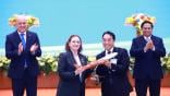 New Zealand Prime Minister Christopher Luxon; New Zealand Ambassador to Vietnam Caroline Beresford; Vietjet Vice Chairman Nguyen Anh Tuan; and Vietnam Prime Minister Pham Minh Chinh