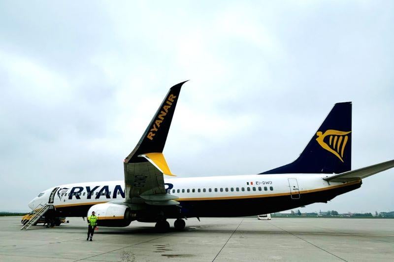 Ryanair 737-800